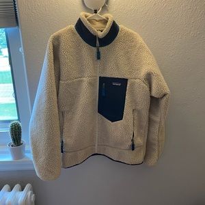 Patagonia zip up fleece!